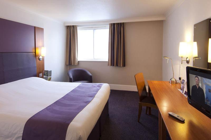 Premier Inn Haydock Park/M6 J23 Warrington Extérieur photo