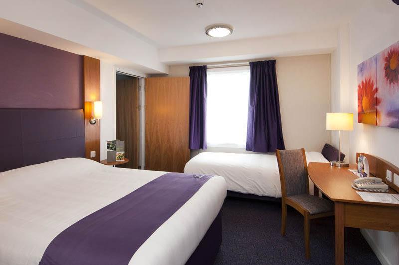 Premier Inn Haydock Park/M6 J23 Warrington Extérieur photo