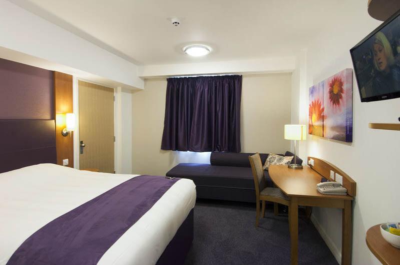 Premier Inn Haydock Park/M6 J23 Warrington Extérieur photo